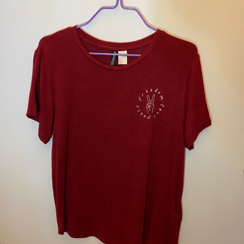 Burgundy Divided H&M soft short sleeve top